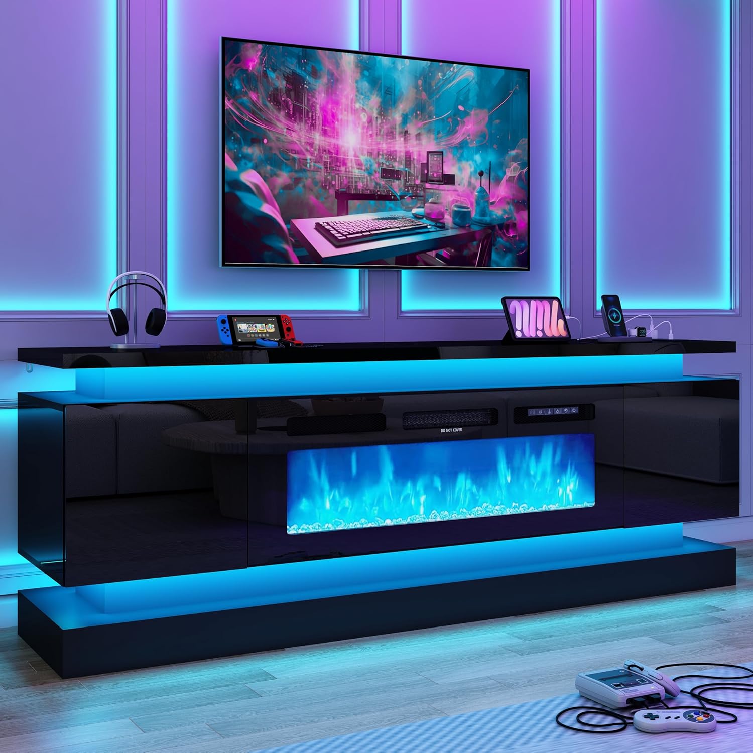 Gaming Console Room - 71-Zoll-LED-TV-Ständer mit 40-Zoll-Kamin und Steckdose für